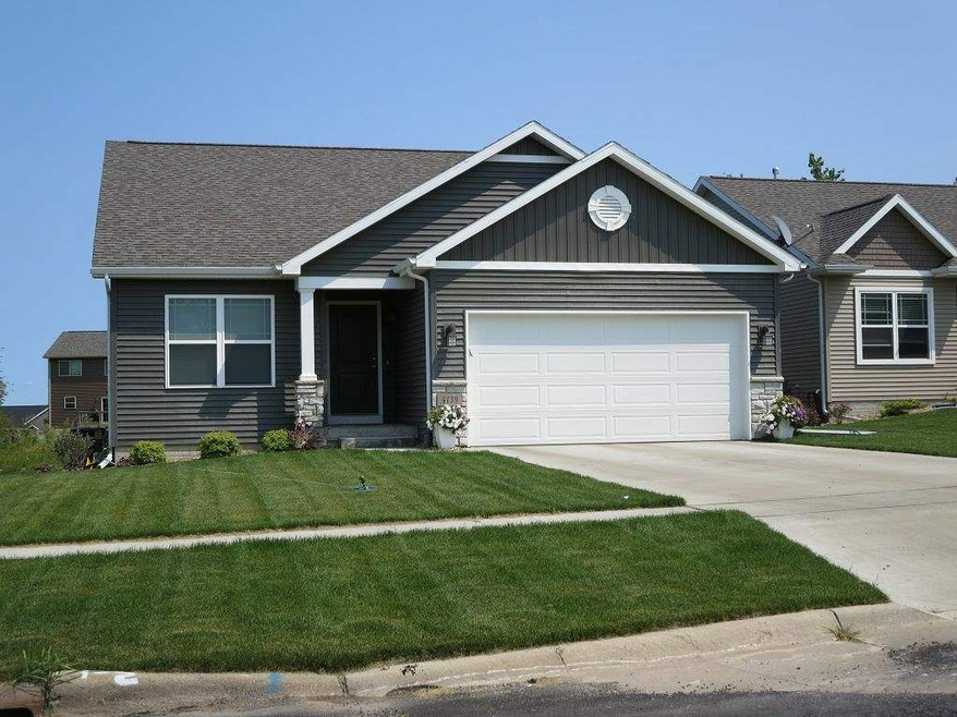 4139 Mockingbird Ln, Waterloo, IA 50702 - photo 1