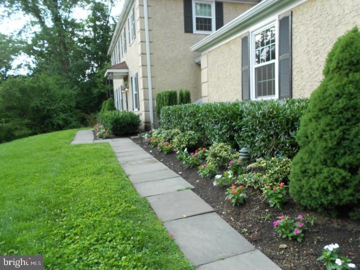 203 Rawles Run Ln, Bryn Mawr, PA 19010 - photo 1