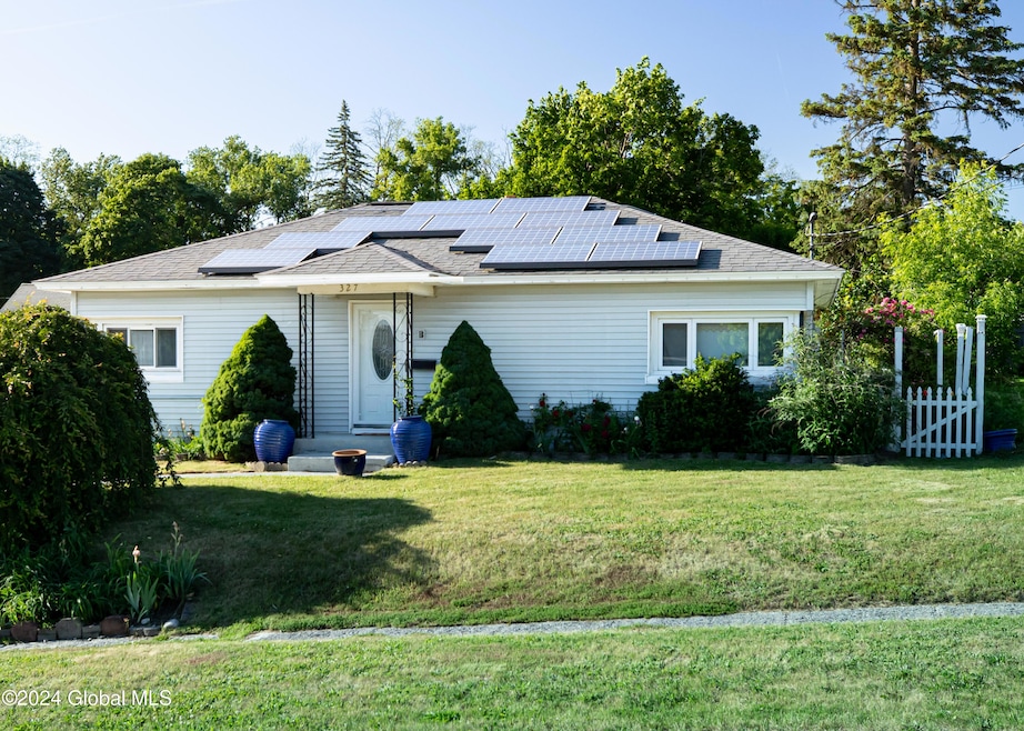 327 Hampton Ave, Rensselaer, NY 12144 - photo 1