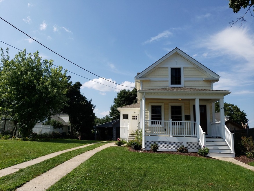 24 Marion St, Chicopee, MA 01013 - photo 1