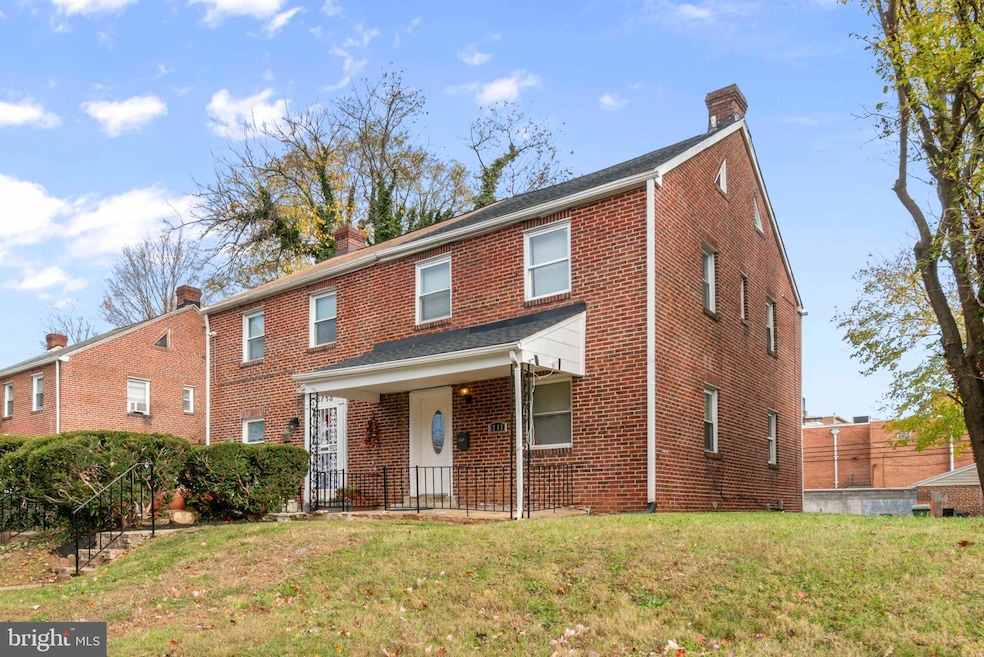 5711 Narcissus Ave, Baltimore, MD 21215 - photo 1