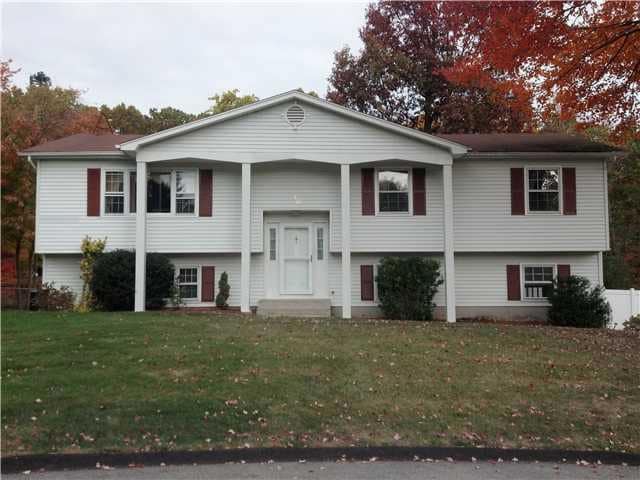 40 Whispering Ct, Bardonia, NY 10954 - photo 1