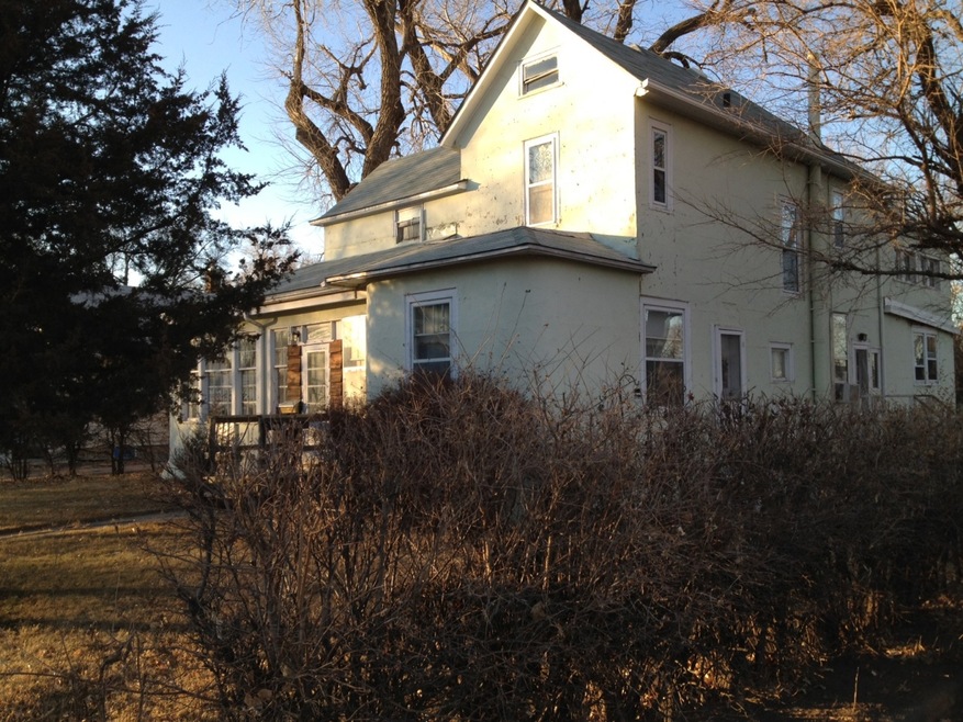 1038 E 5th Ave, Mitchell, SD 57301 - photo 1