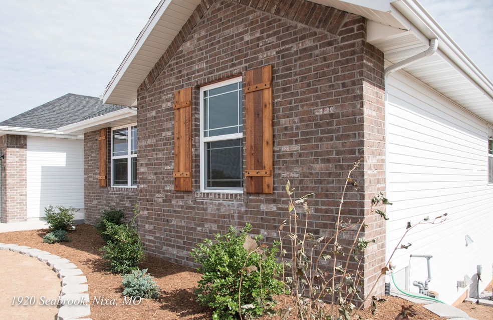 1920 N Seabrook Dr, Nixa, MO 65714 - photo 1