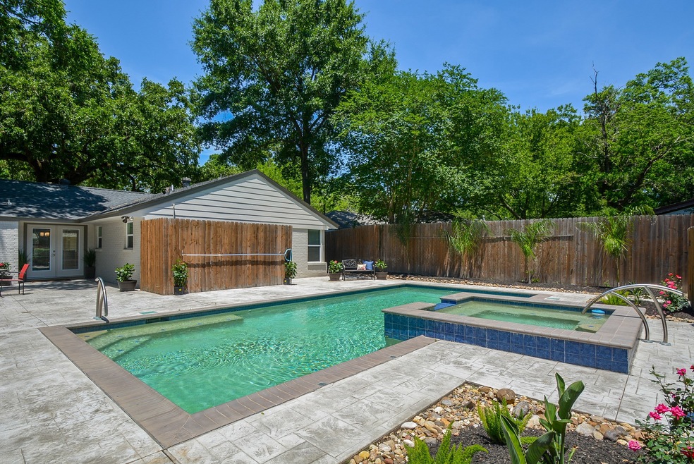 2323 Lamonte Ln, Houston, TX 77018 - photo 1