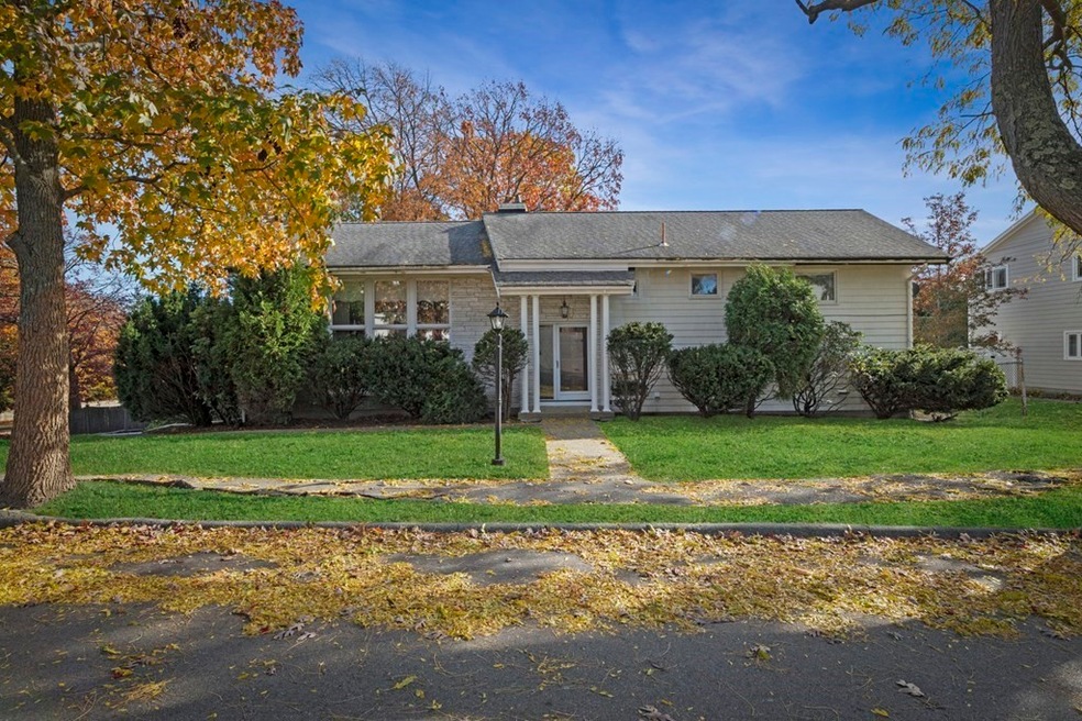 11 Merrymount Dr, Swampscott, MA 01907 - photo 1