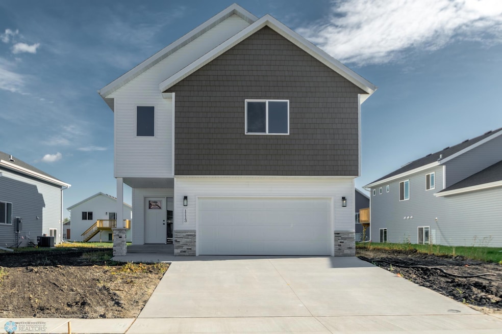 1113 60th Ave W, West Fargo, ND 58078 - photo 1