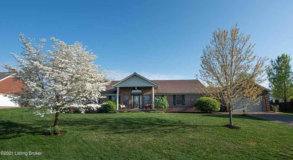 586 Wava Dr, Mount Washington, KY 40047 - photo 1
