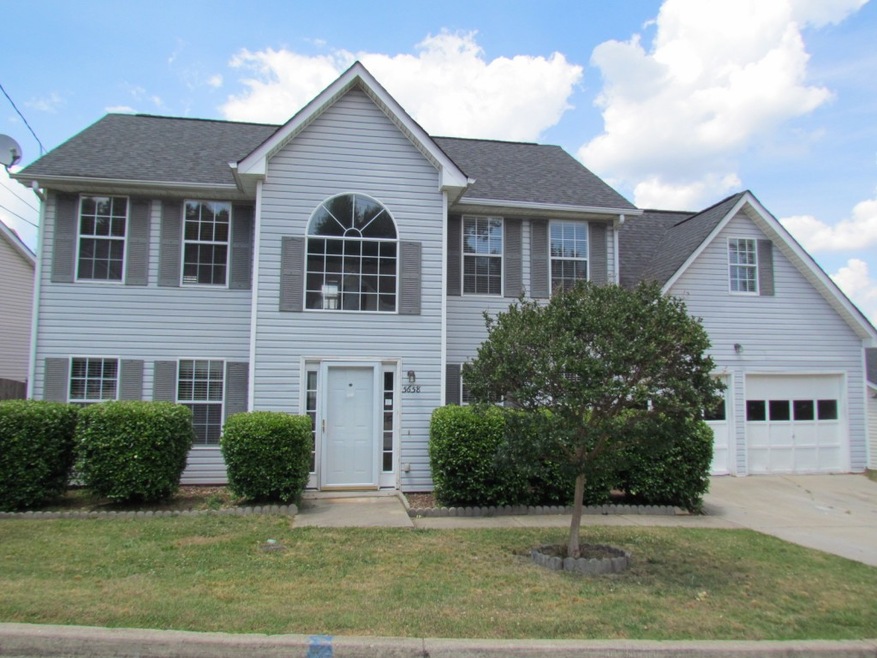 Opportunity Knocking!  Spacious 2 Story Vinyl Trad