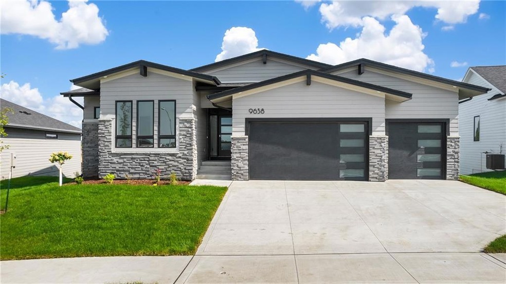 9638 Watermeadow Cir, Johnston, IA 50131 - photo 1