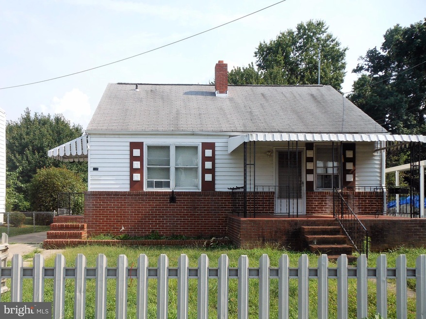 805 S Woodlynn Rd, Essex, MD 21221 - photo 1