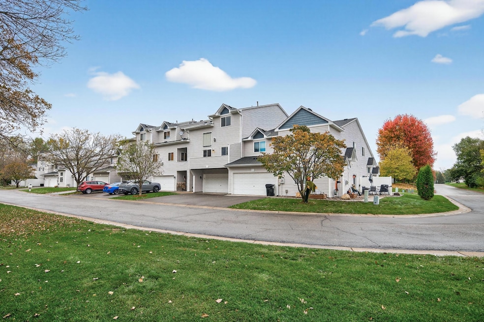 10705 Unity St NW unit 6, Coon Rapids, MN 55433 - photo 1