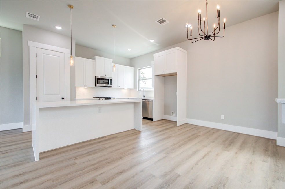 3505 Golf Dr, Houston, TX 77018 - photo 1