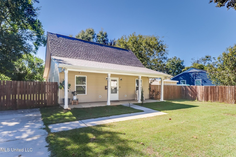 1625 Vine St, Biloxi, MS 39531 - photo 1