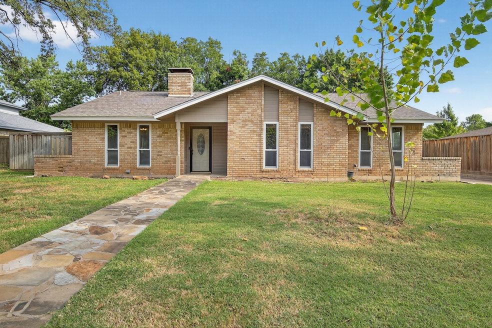 Pending $399,900 • Co-Listing Agent