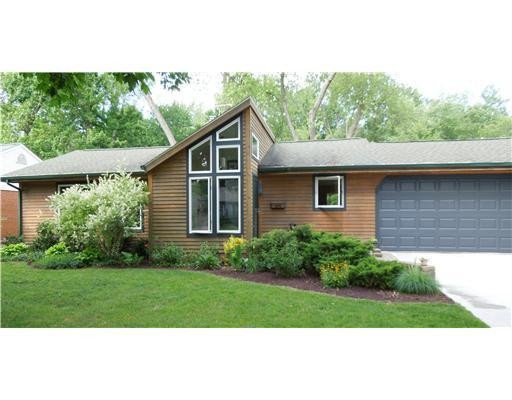 630 Flanders St, Chelsea, MI 48118 - photo 1
