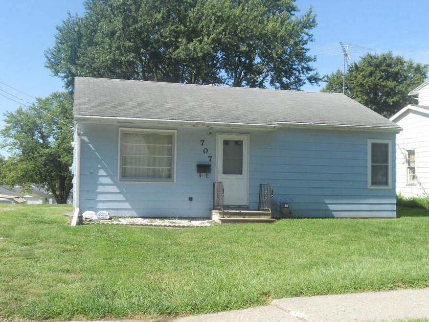 707 E 24th St S, Newton, IA 50208 - photo 1