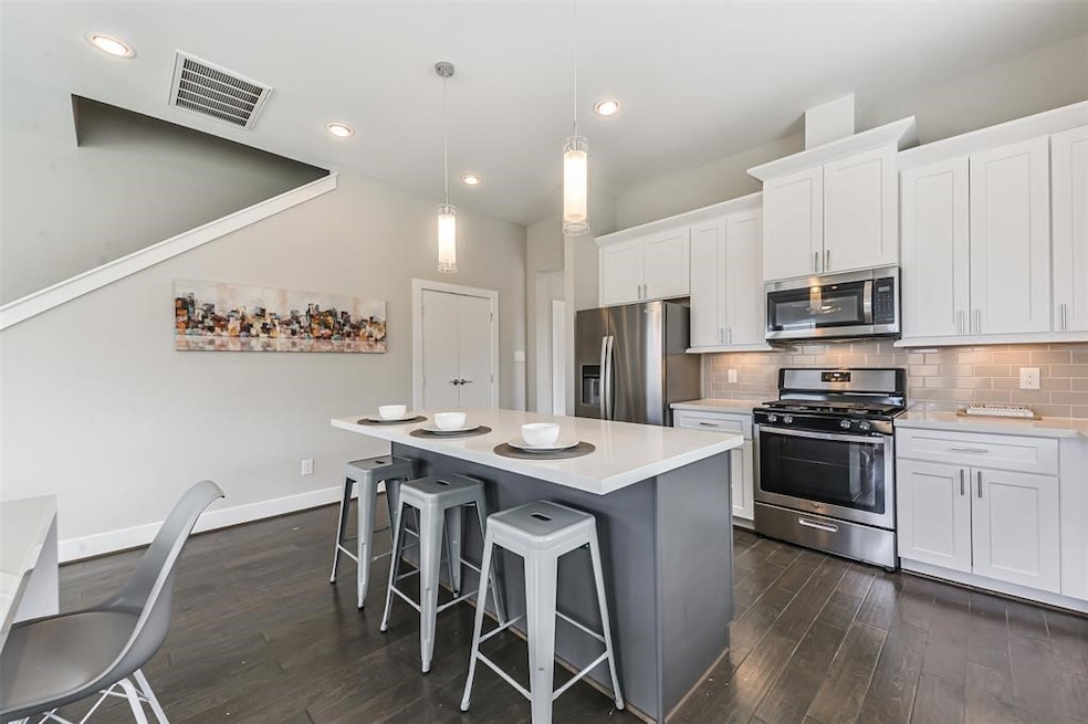 5503 Beall St unit B, Houston, TX 77091 - photo 1