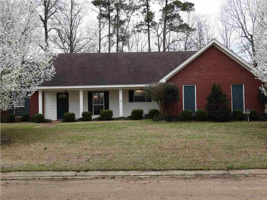 938 Mountain Crest Dr, Byram, MS 39272 - photo 1