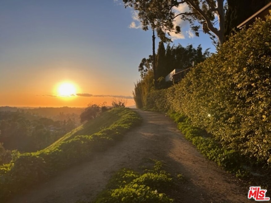516 Rustic Dr, Los Angeles, CA 90065 - photo 1