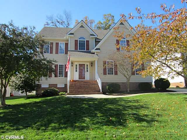 Exterior Front - Welcome Home to this Fabulous Transitional Home that is in Pristine Condition! Lovely Tasteful Color Palette and Upgrades throughout!