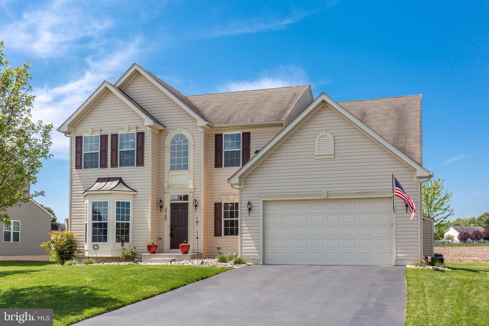 2769 Quantim Ct, Manchester, MD 21102 - photo 1