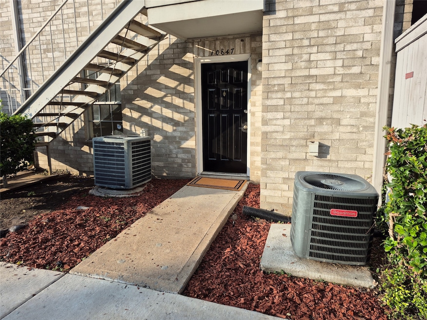 For Rent $1,300/month