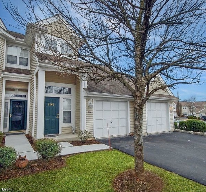 1268 Fairview Cir, Stewartsville, NJ 08886 - photo 1