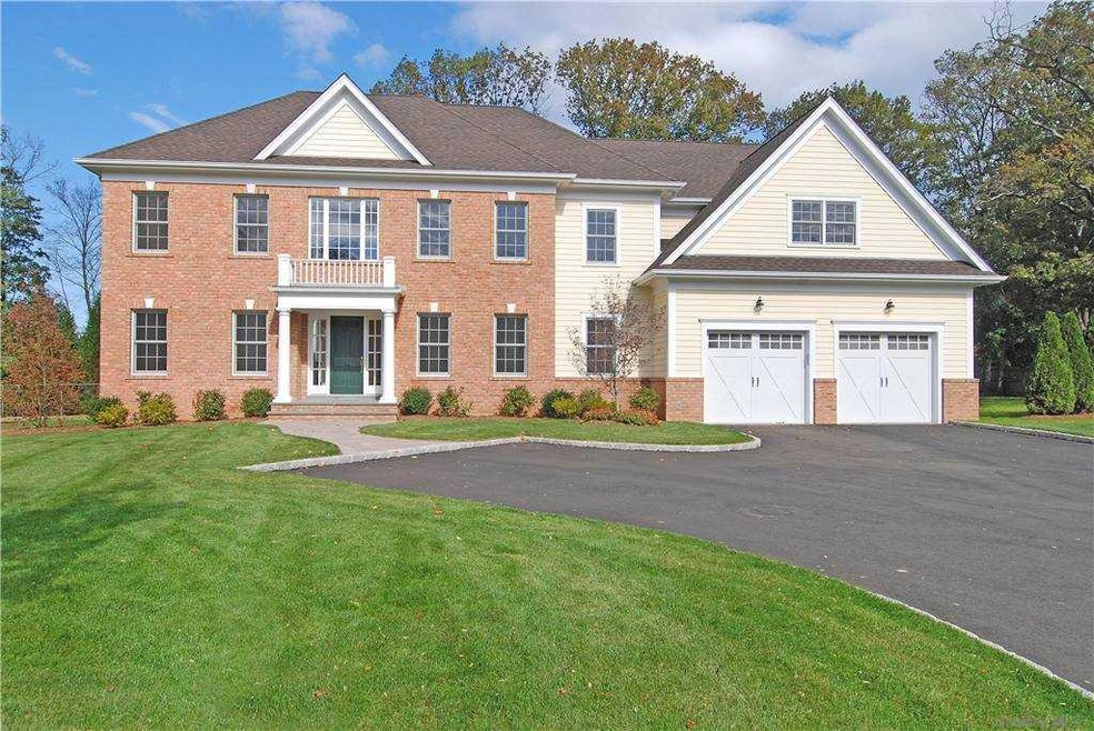 6 Sunview Ct, Glen Cove, NY 11542 - photo 1