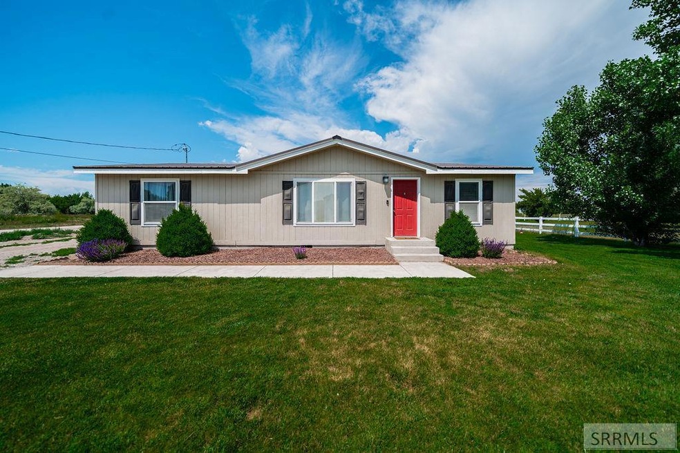 24 S 800 W, Blackfoot, ID 83221 - photo 1