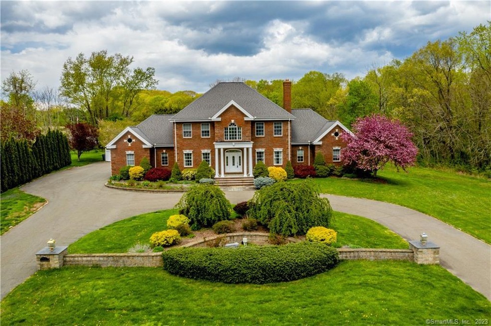 WELCOME to 768 Pine Street in Middletown!