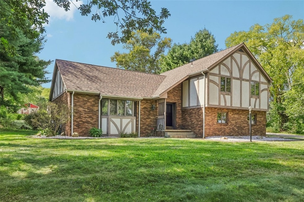 168 Cunningham Ln, New Castle, PA 16105 - photo 1