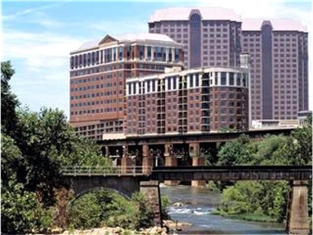 Riverside on the James - Upscale downtown living o