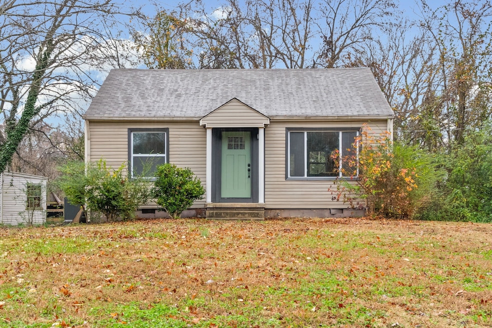 715 Mcgraw St, Clarksville, TN 37040 - photo 1