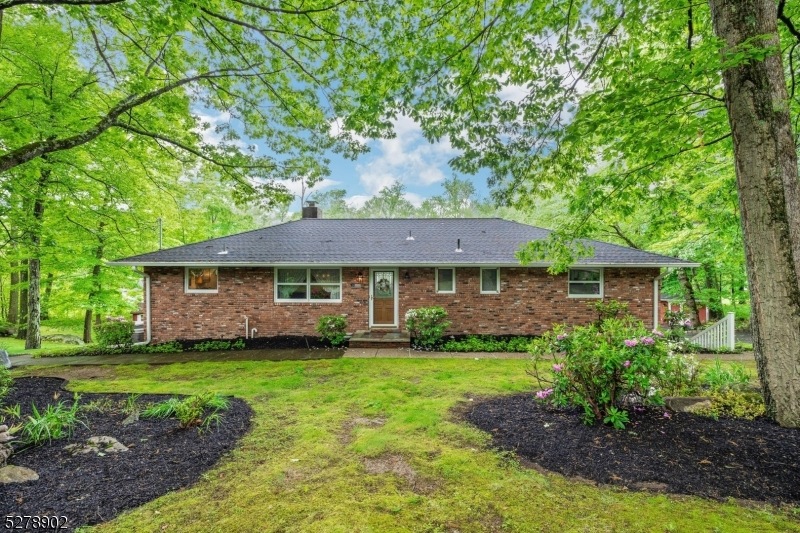 1 Poinsettia Ct, Kinnelon, NJ 07405 - photo 1