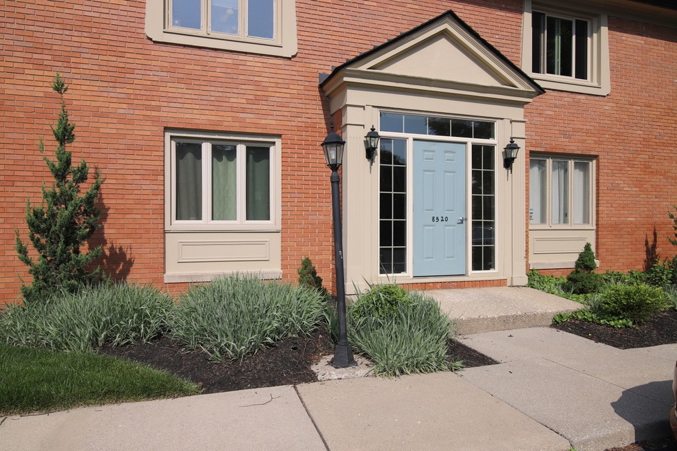 8520 Canterbury Square E, Indianapolis, IN 46260 - photo 1