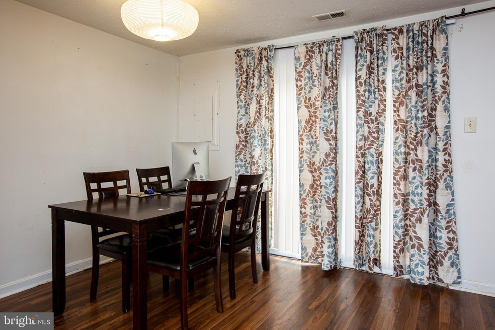 2 James Cubberly Ct, Trenton, NJ 08610 - photo 1