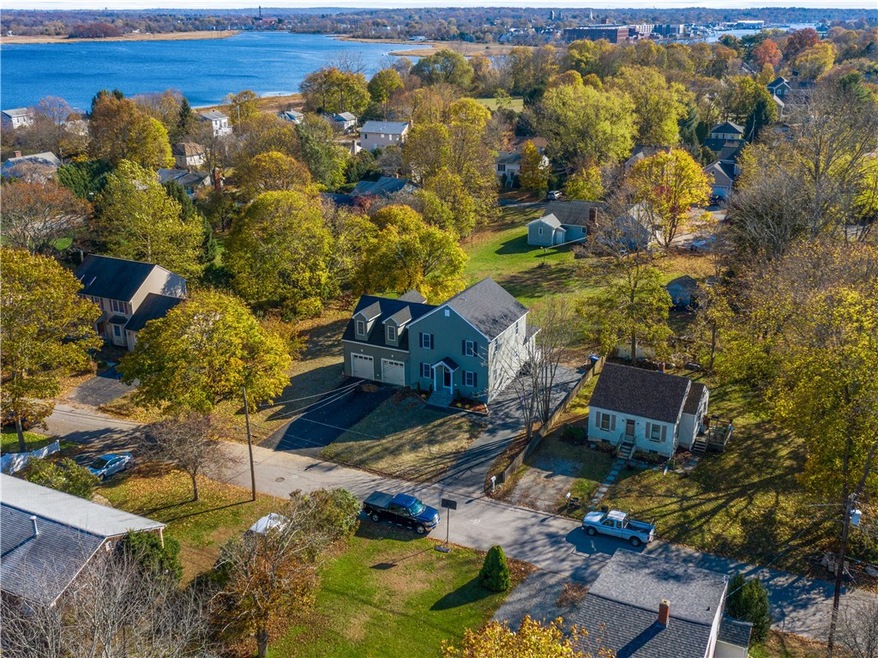 19 Commonwealth Ave, Barrington, RI 02806 - photo 1