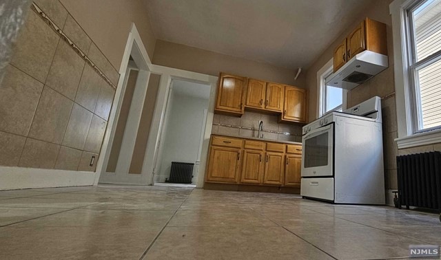 81 Union St unit 1, East Rutherford, NJ 07073 - photo 1