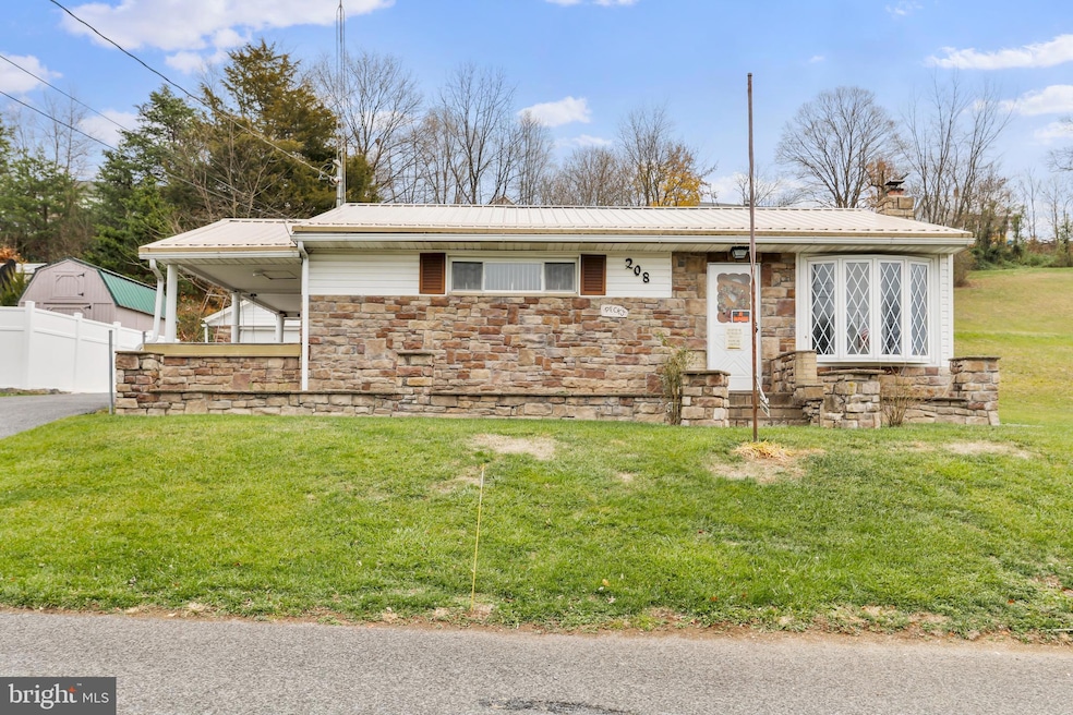 208 Fulton St, Hancock, MD 21750 - photo 1