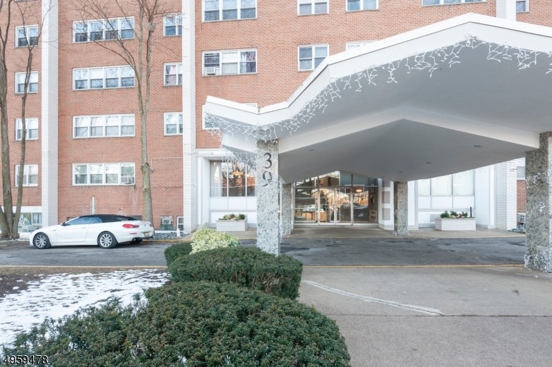 River Plaza unit 4C, Paterson, NJ 07514 - photo 1