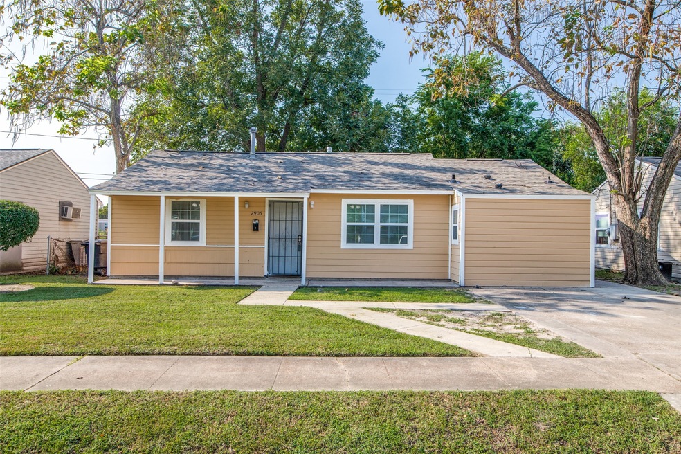 2905 Stallings Dr, Houston, TX 77088 - photo 1