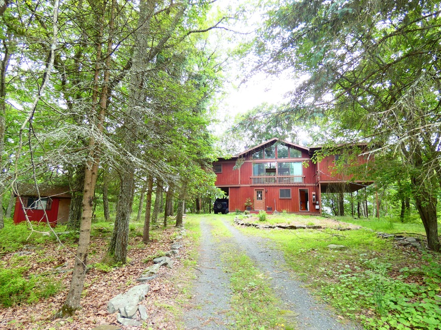 806 Remuda Ct, Hawley, PA 18428 - photo 1