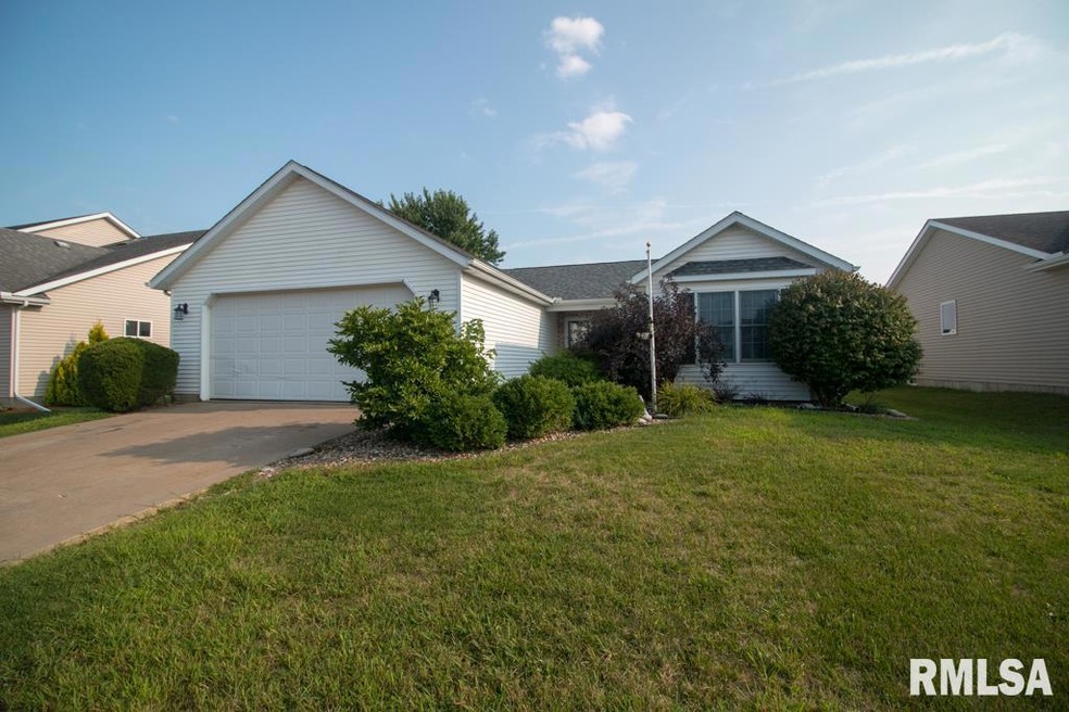 1637 W 64th St, Davenport, IA 52806 - photo 1