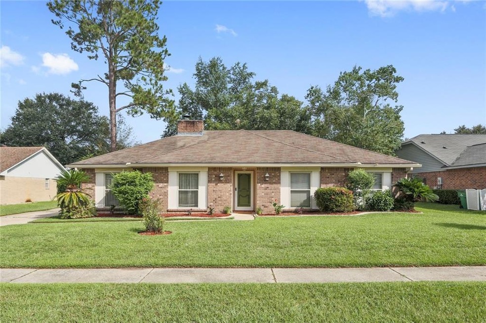 422 Cardinal Dr, Slidell, LA 70458 - photo 1