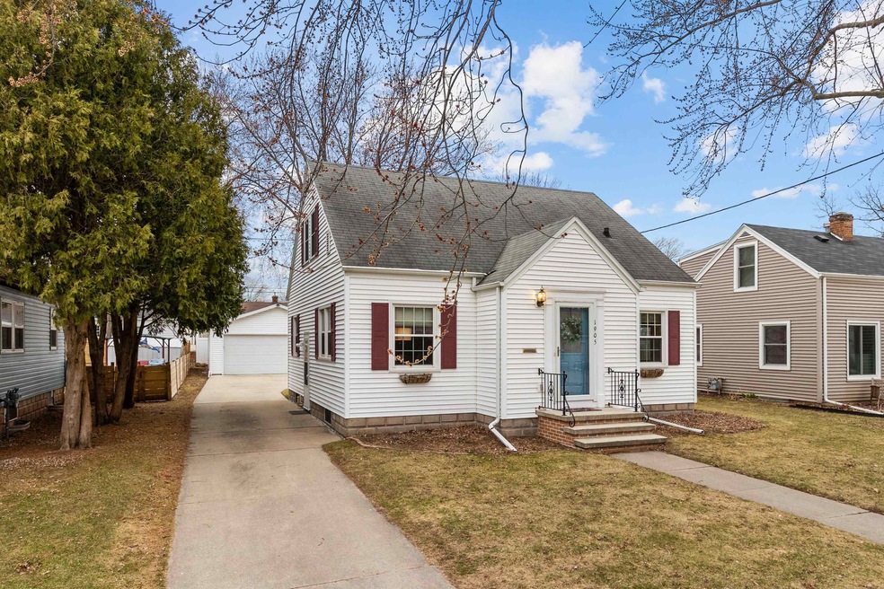 Welcome to 1905 N Division St