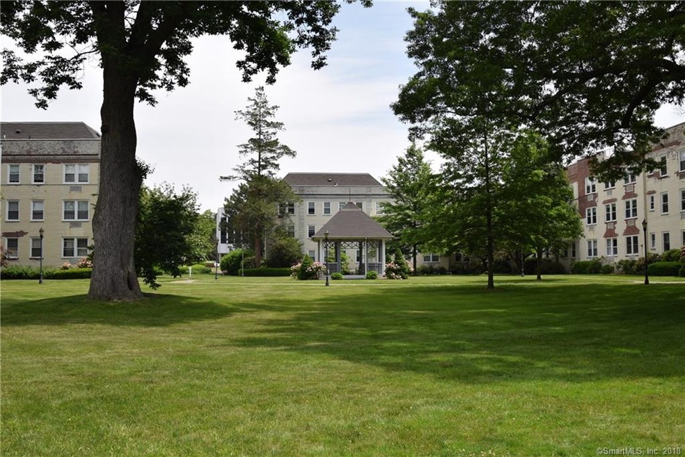 132 Woodside Green unit 2C, Stamford, CT 06905 - photo 1