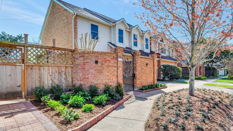 3619 Mulberry St, Houston, TX 77006 - photo 1