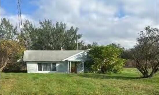 7600 Dixon Rd, Monroe, MI 48161 - photo 1