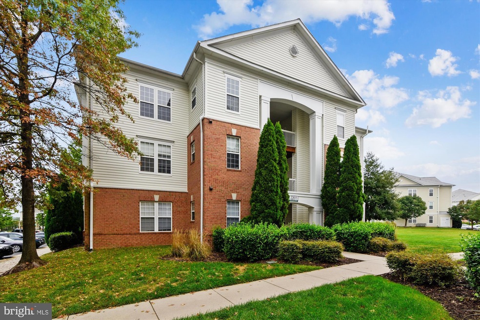 22611 Blue Elder Terrace unit 302, Ashburn, VA 20148 - photo 1